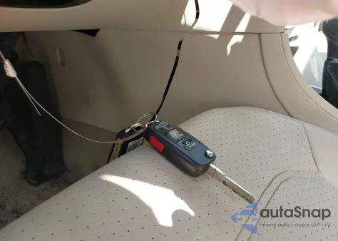 2013 Volkswagen Passat Se z USA, uszkodzony, nr VIN 1VWBH7A35DC032589